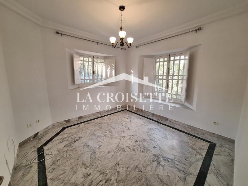 Villa S+6 à La Marsa 